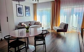 Apartament Dzierżonia 12